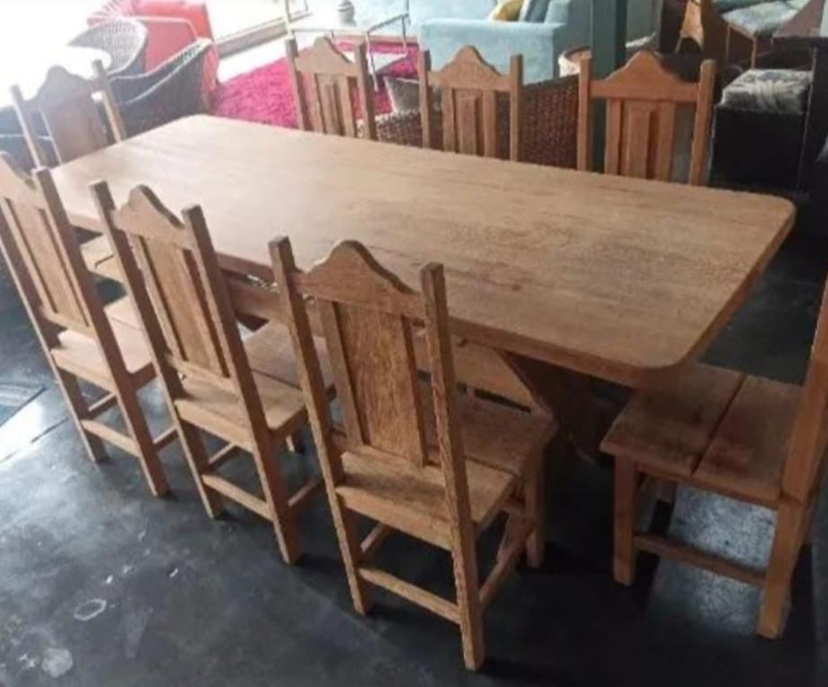 Serviços de pintura, decoração e restauração em geral.