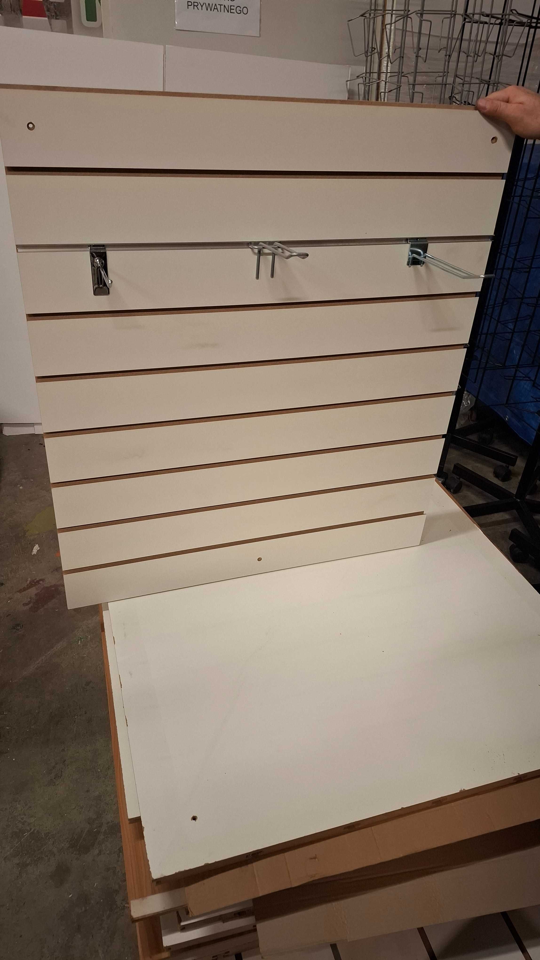 Panel modulowy z wieszakami