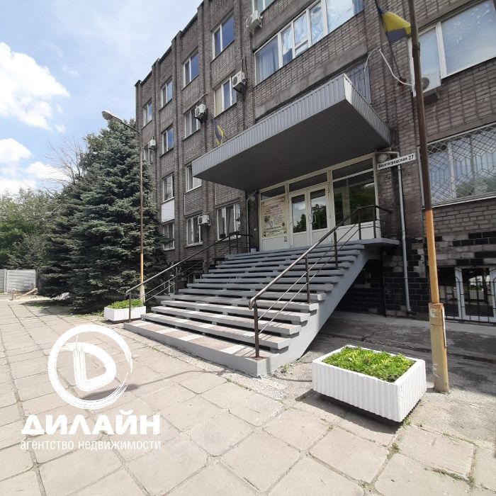 5-ти этажный офисно-торговый комплекс в центре города