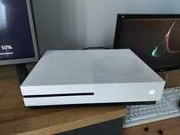 Xbox One S 500GB + pad, gry i okablowanie