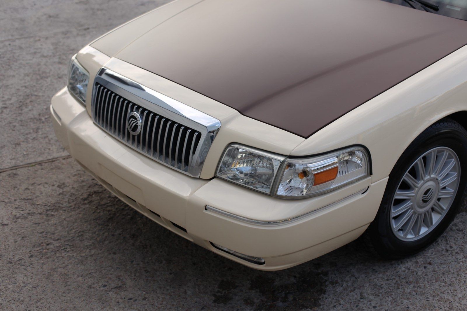 Автомобиль Mercury Grand Marquis