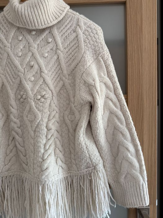 Zara sweter oversize warkocze frędzle