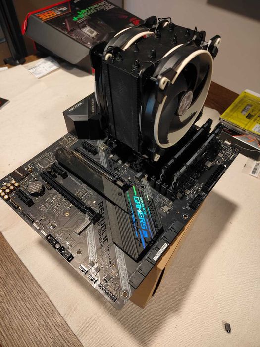 Conjunto Gaming - Intel Core i7, Motherboard ROG B460-F, Ram e Cooler