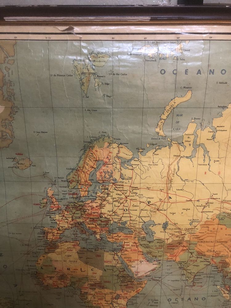 Mapa plasniferio em tela antigo das antigas escolas