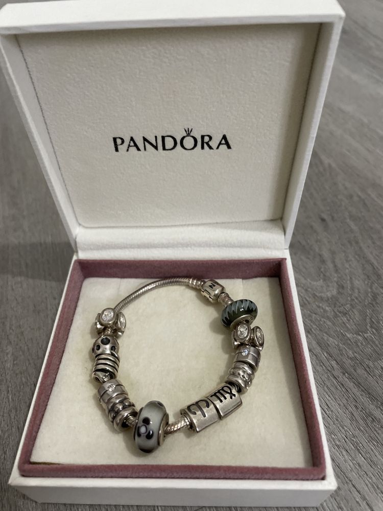 Pulseira Pandora com 12 contas Pandora