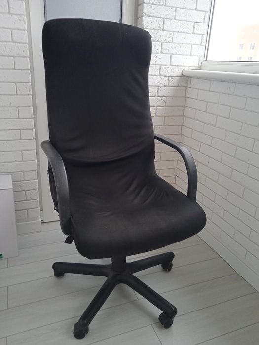 Крісло офісне Nowy Styl Boss