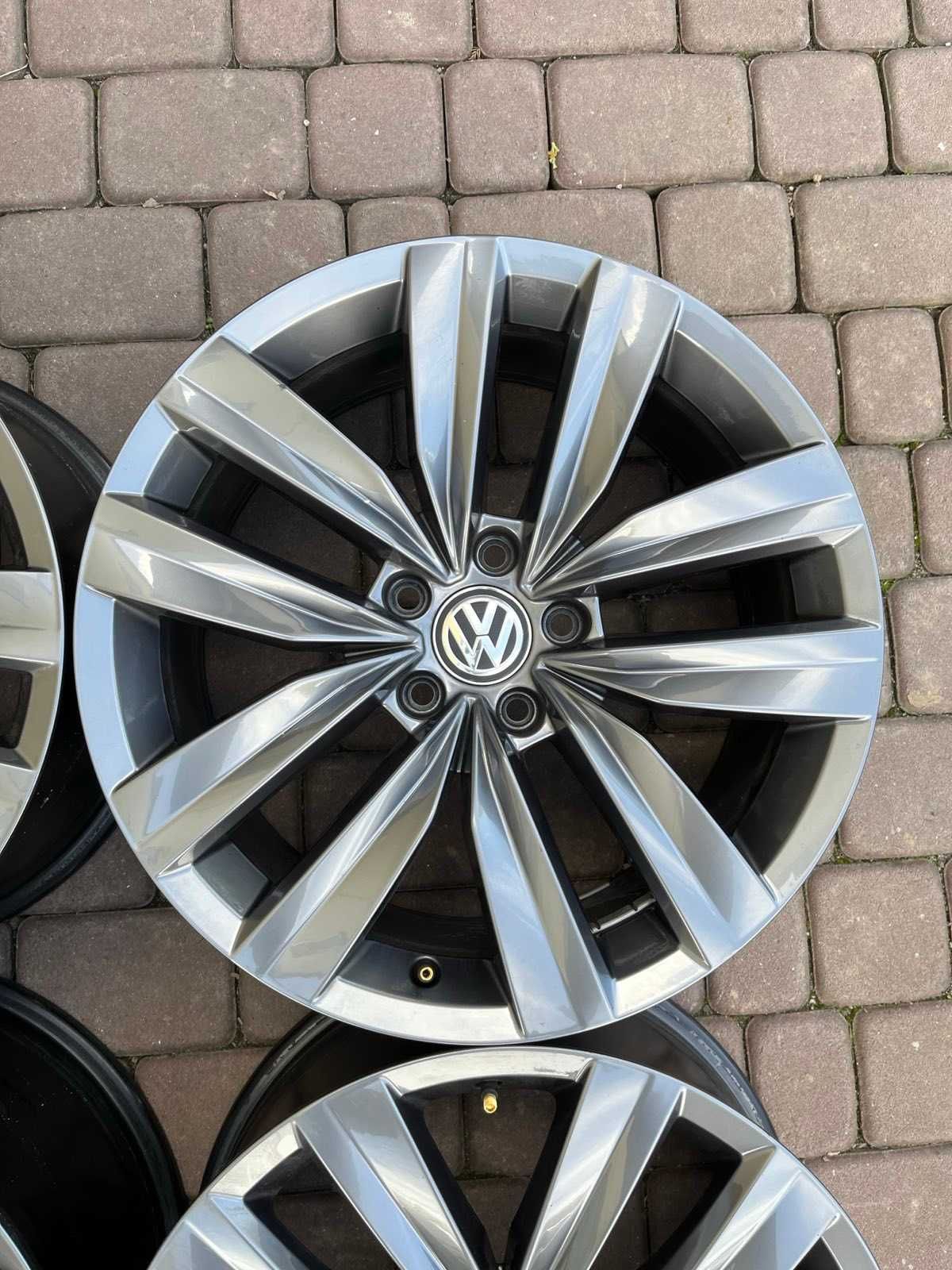 Oryginalne alufelgi Vw 5x112 18 cali Tiguan Passat Arteon