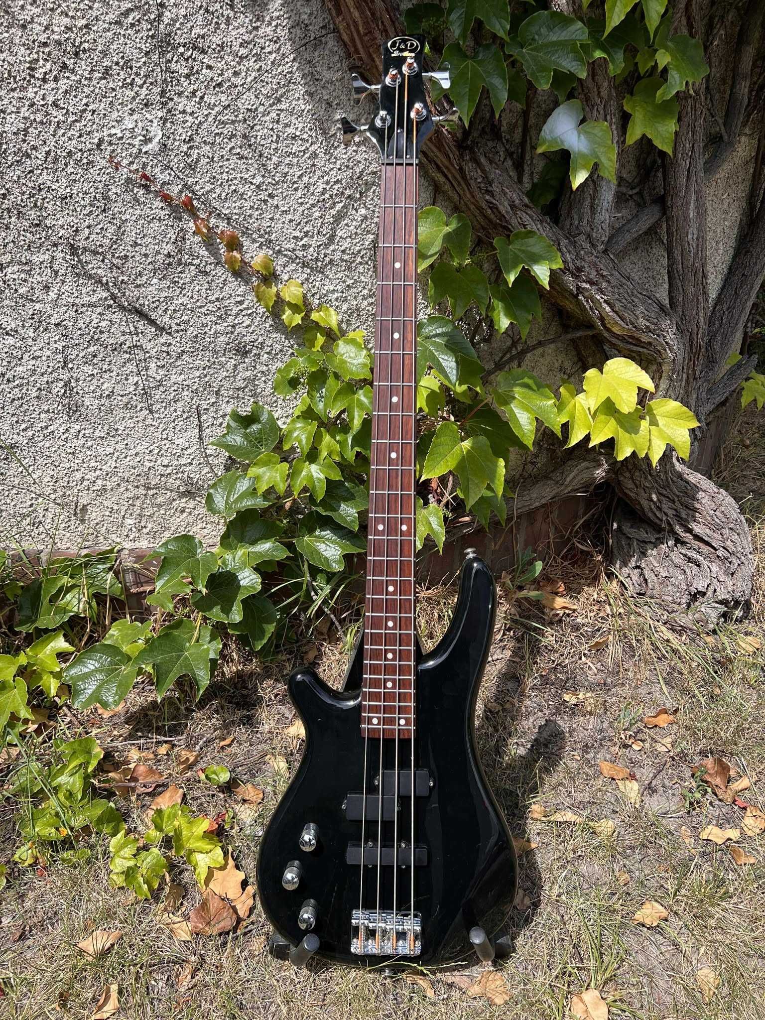 Gitara basowa leworęczna J&D 150L