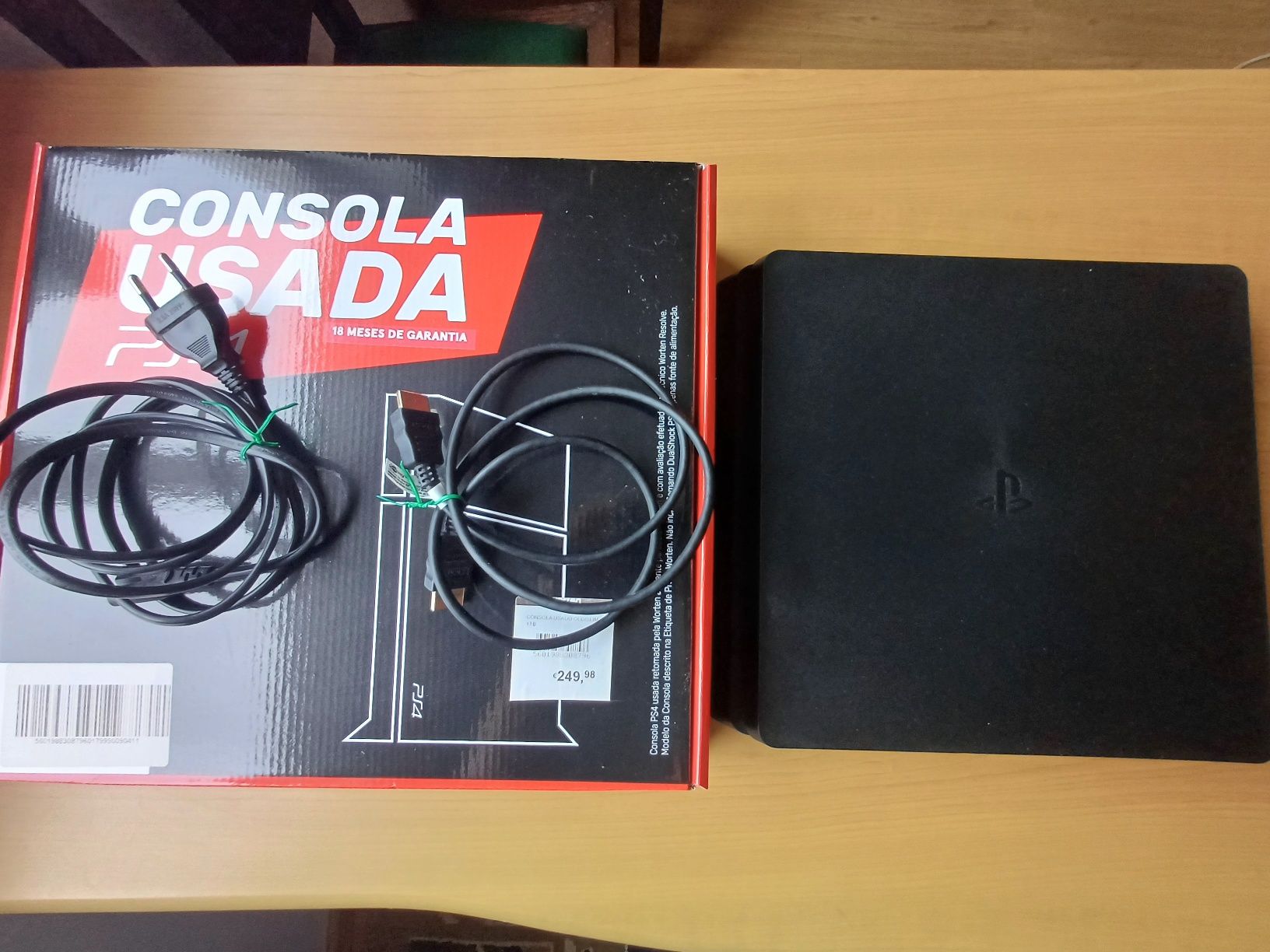 Playstation 4 sim + 2 comandos + 5 jogos
