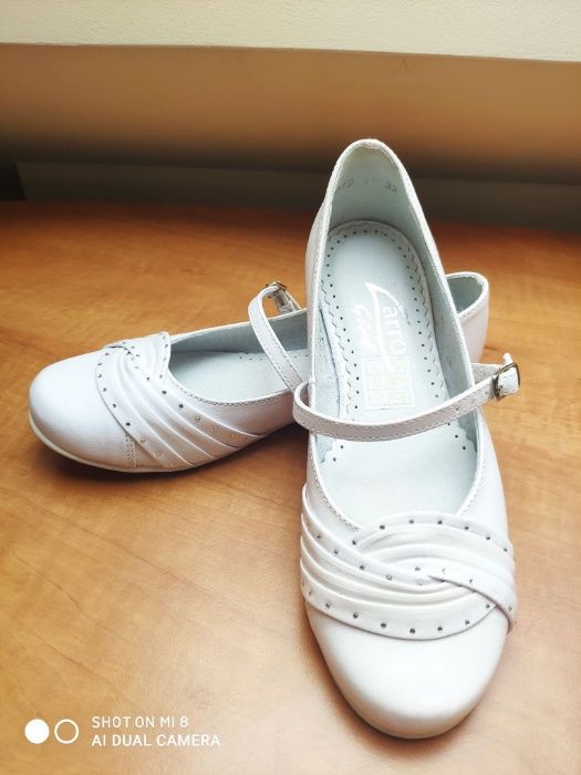 Nowe eleganckie białe buty Zarro rozmiar 33 - na komunię do komunii ko