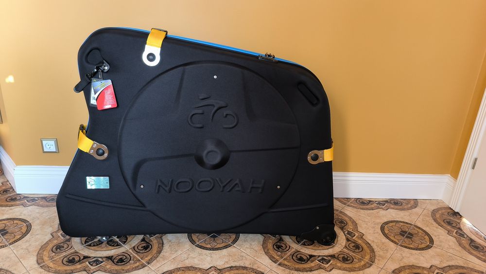 Walizka, torba na kółkach na rower. Bike case.