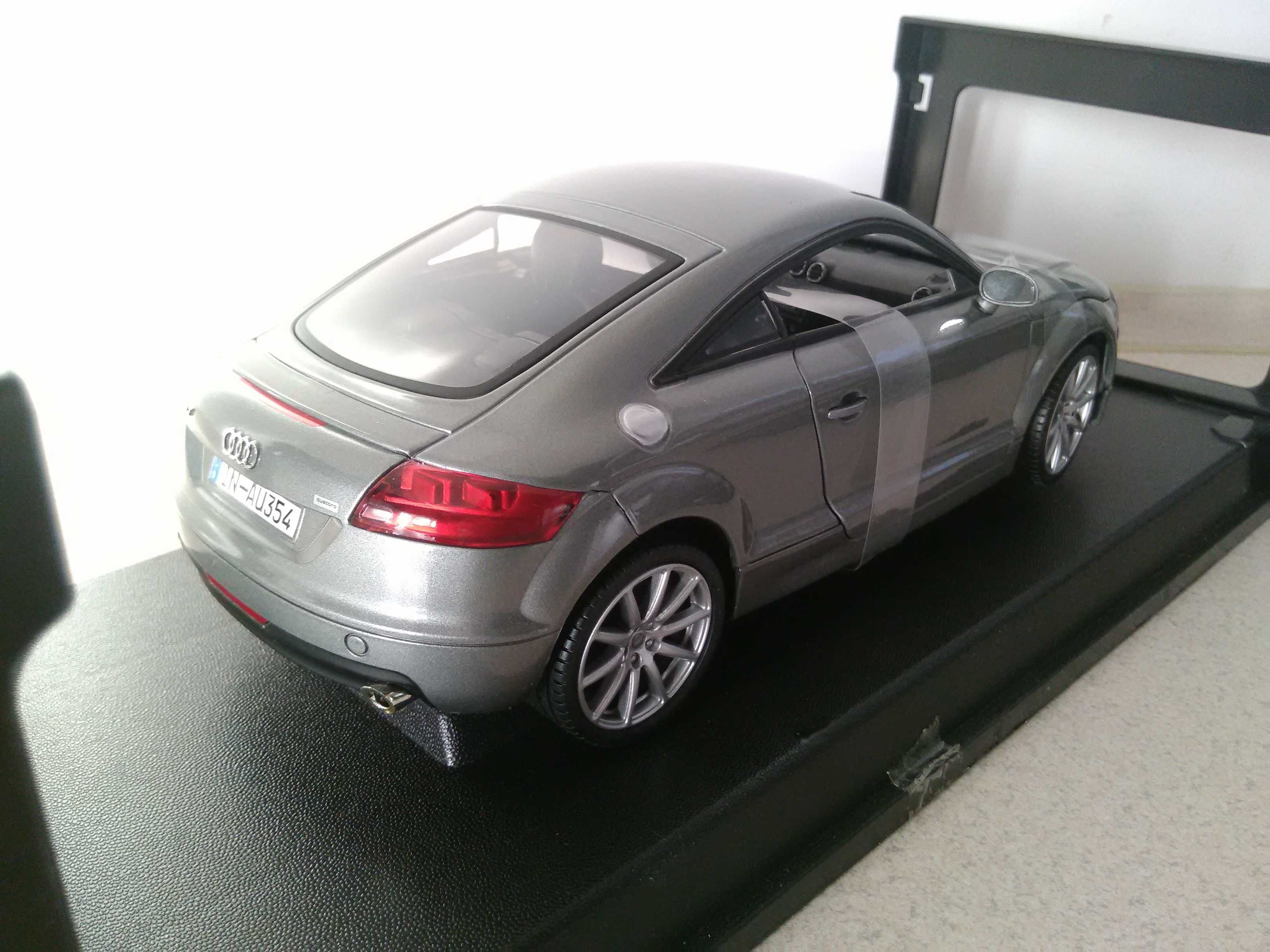 AUDI TT COUPE 2007 model 1:18 szary metalik alu 1/18 salon