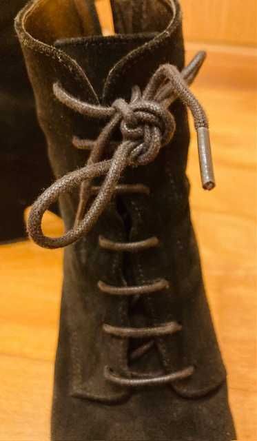 Botins pretos camurça marca Prof