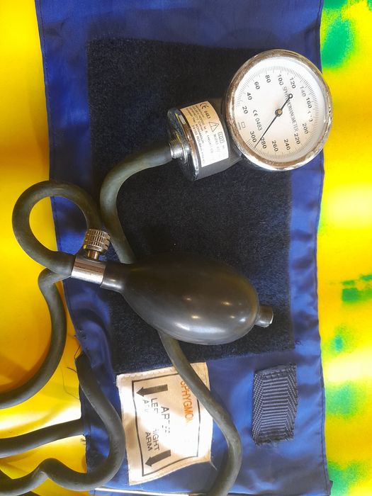 Medidor de tensão arterial antigo