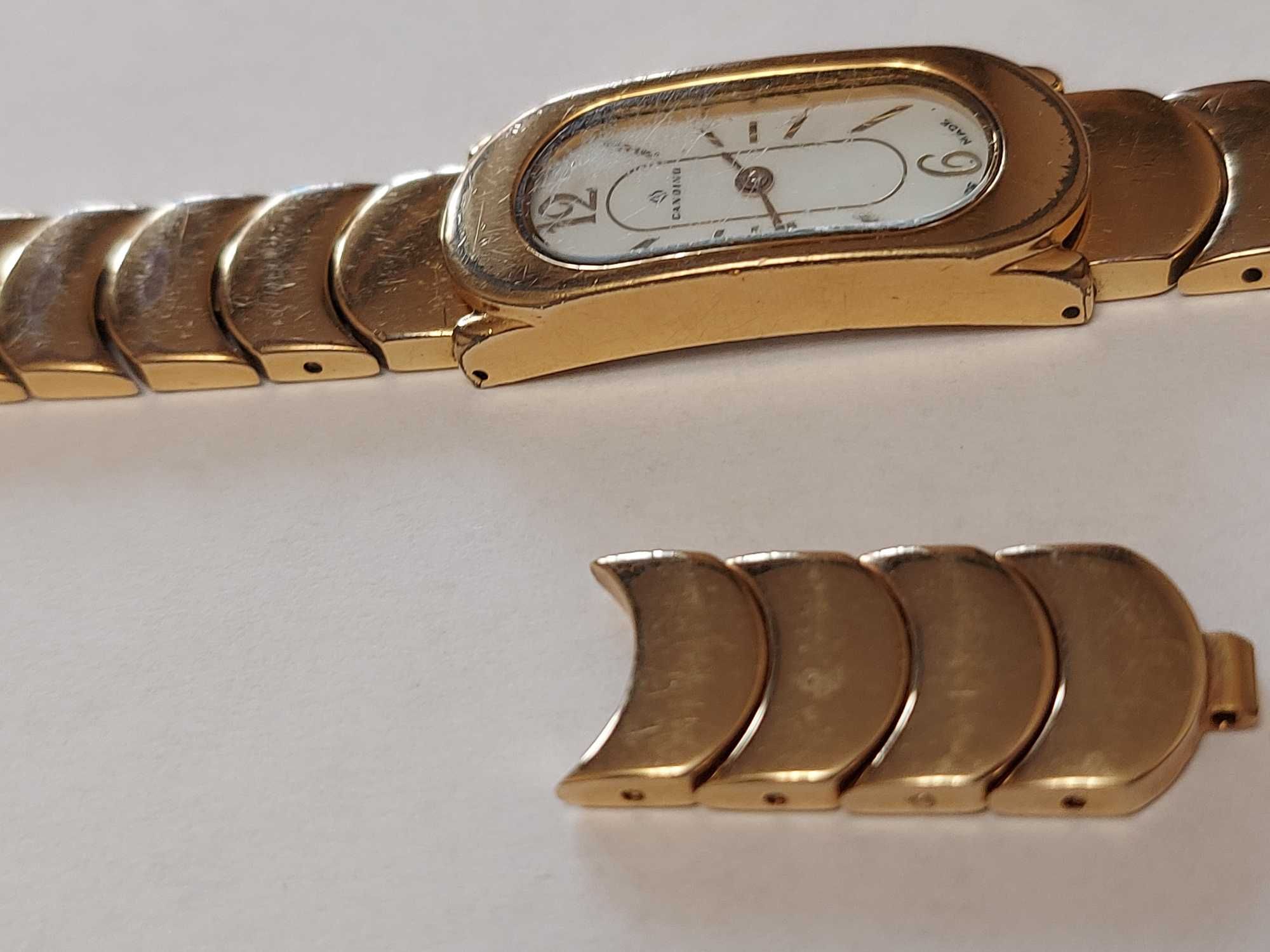 Часы позолоченные швейцарские женские Candino.