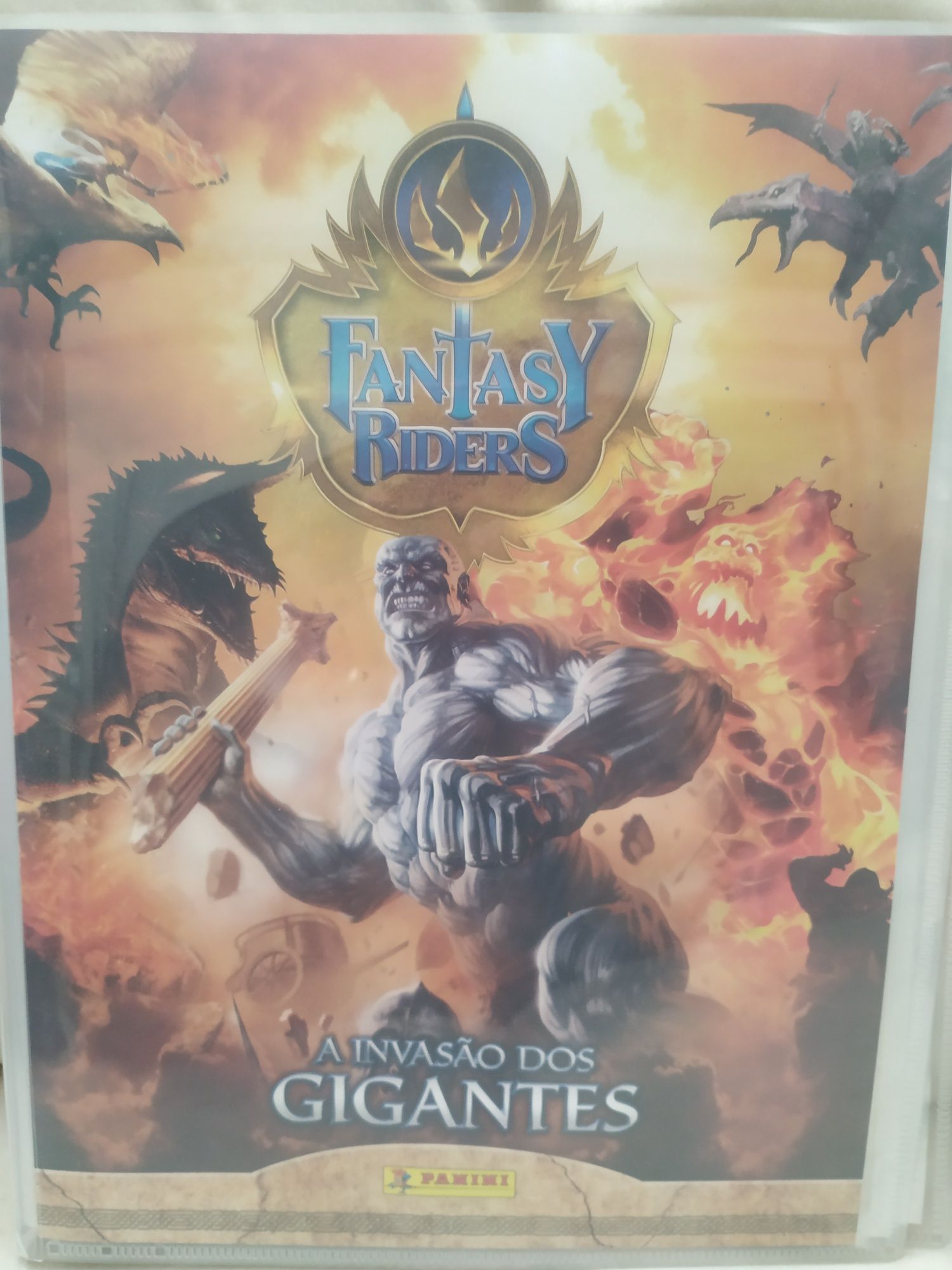 Caderneta FANTASY RIDERS com cartas