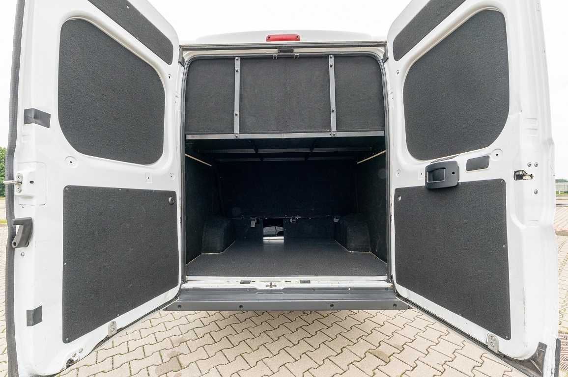 Wypożyczalnia wynajem bus van VIP 9cio osobowy 9 osób TV, LED, klima