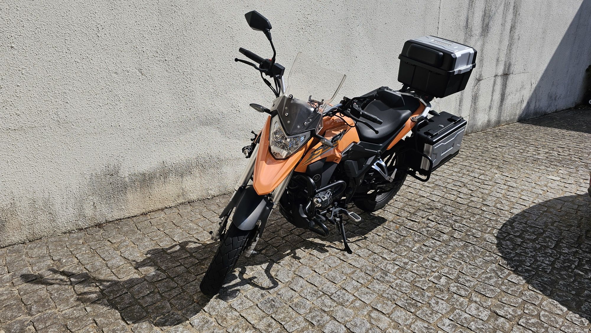 Moto Vortex RX1 2020 • 9.000 km • Laranja • Extras