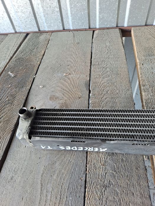 Радиатор масляный Мерседес Т1 БУС 207 208 209 307 308 309 310 408 410