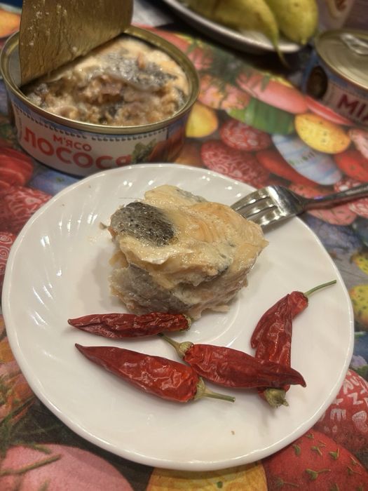 Мясо лосося.Тушонки.Язик.РИБА.КАШИ с мясом.рибние консерви