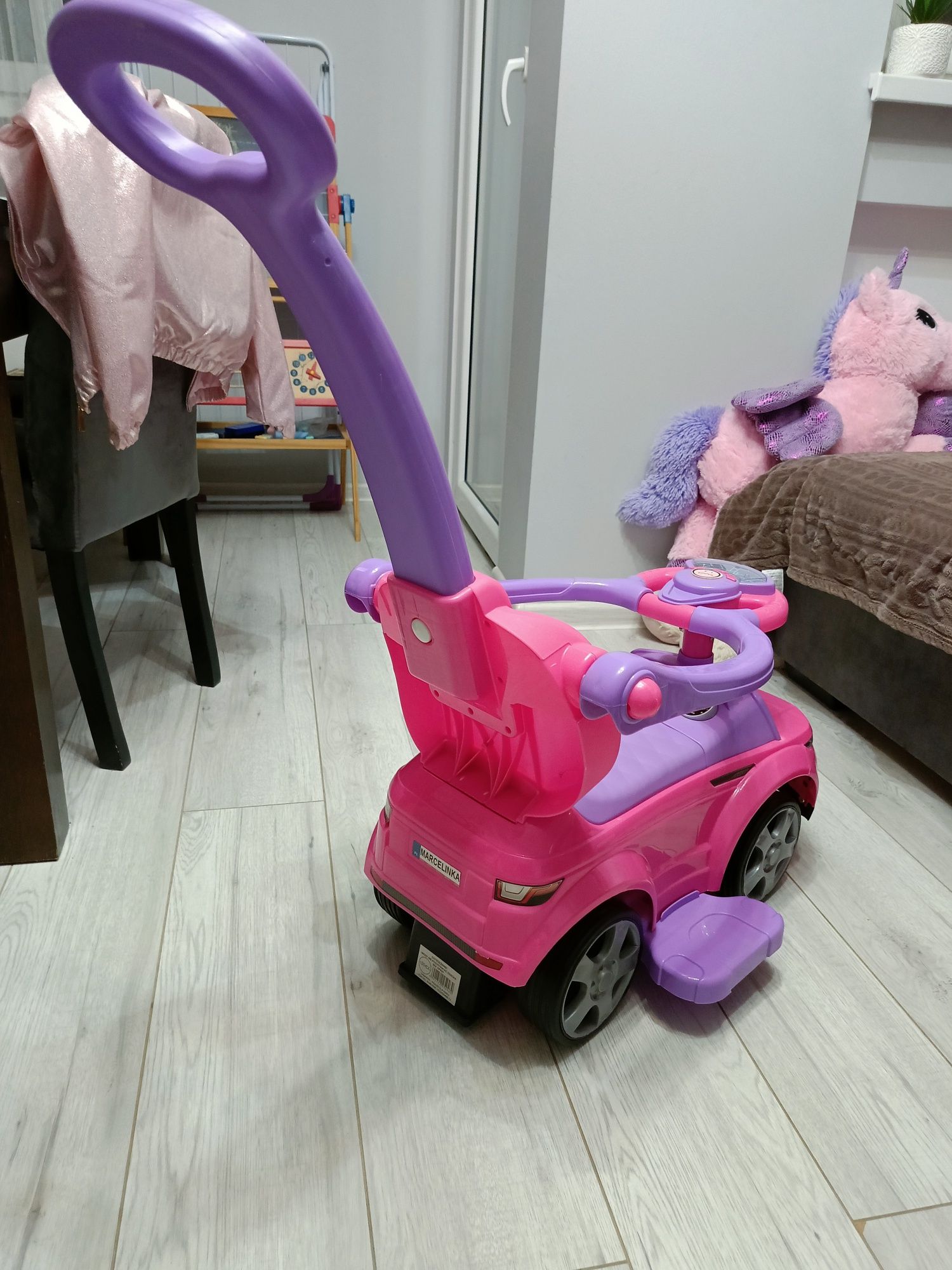 Jeździk dla dziewczynki