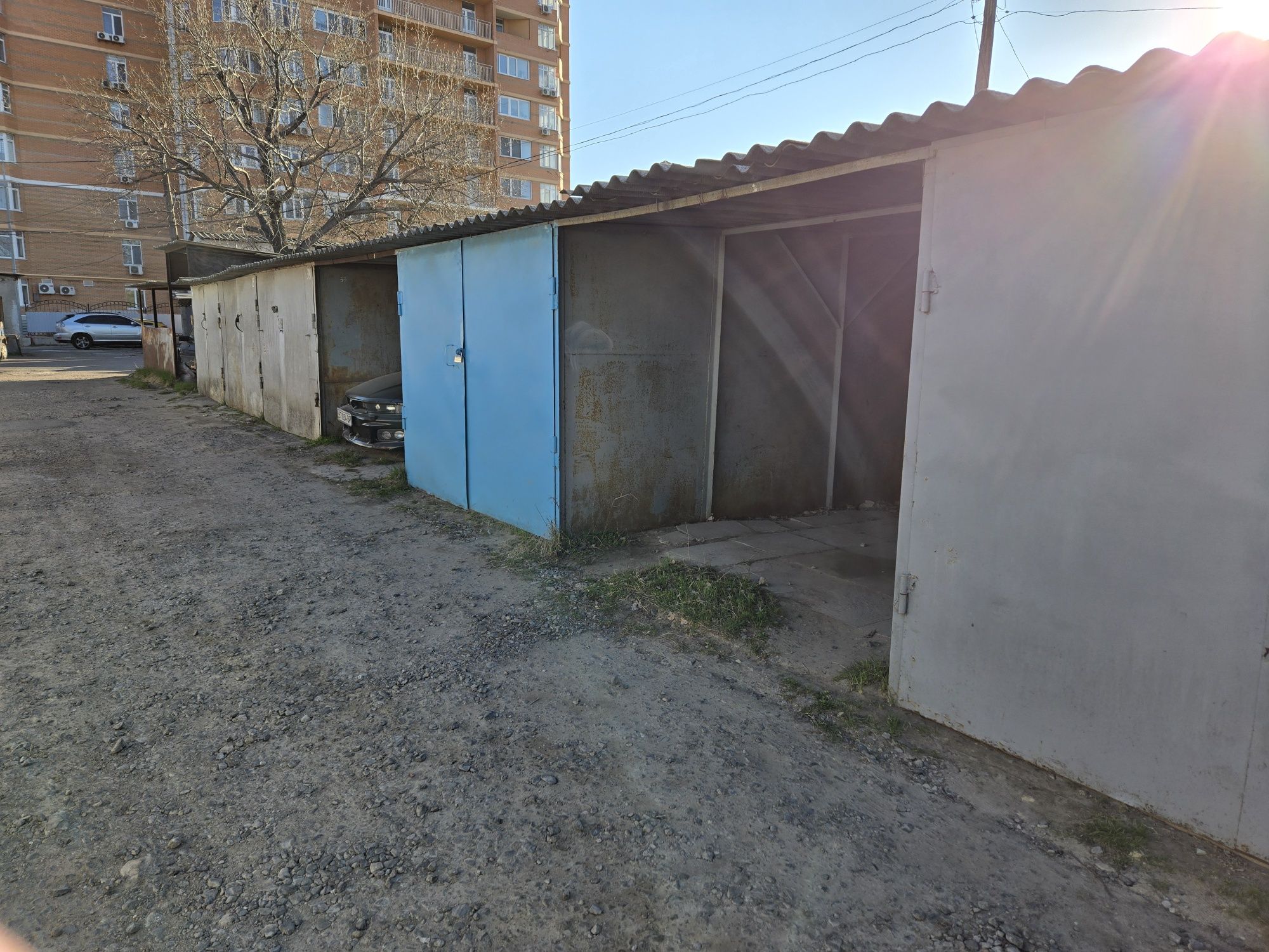 Сдам место на крытой охраняемой стоянке. Молдаванка.