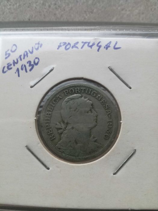 Vendo moedas portuguesas de 50 centavos.