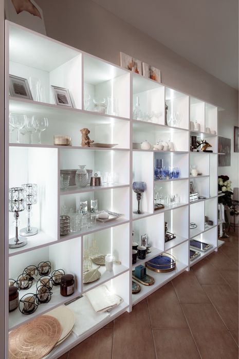 Продам стелажі, меблі