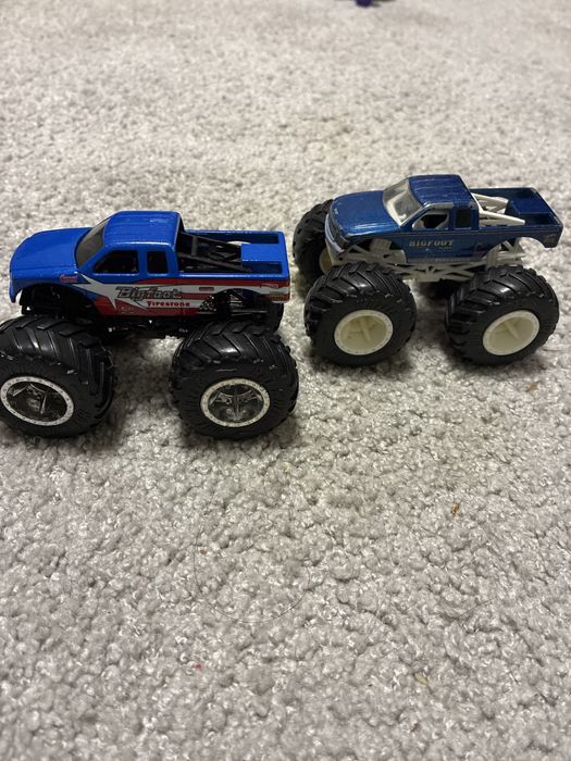 Монстер трек машинки хот вілс