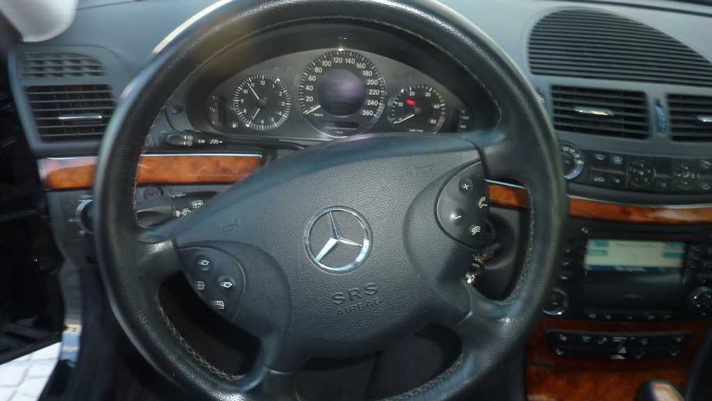 Mercedes E270 - Caixa Automática