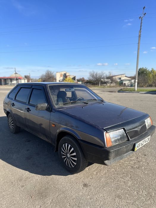 Автомобіль Ваз 2109