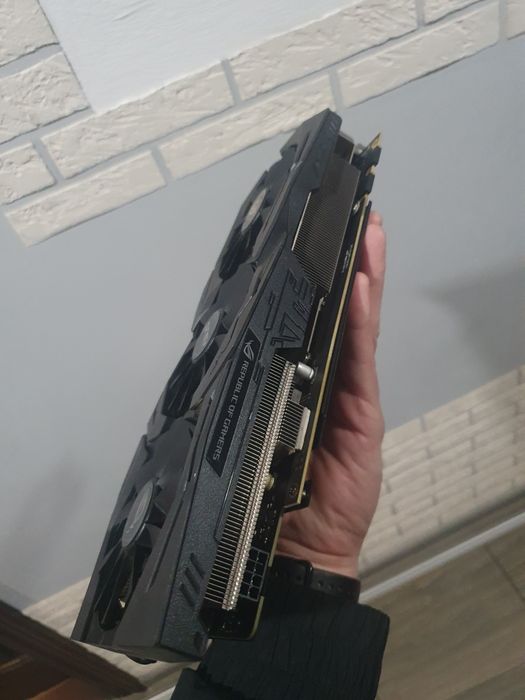 Asus PCI-Ex GeForce GTX 1070 Ti ROG Strix 8GB