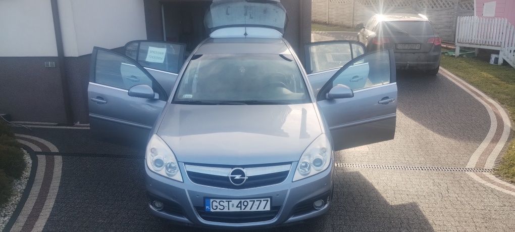 Opel Signum 1,9 CDTI 150km.