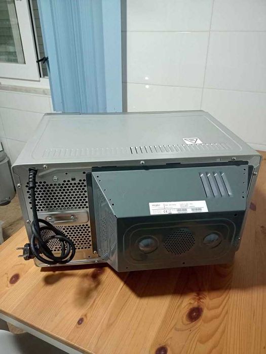 Microondas Whirlpool, c/Grill e prato.Entrega Setúbal