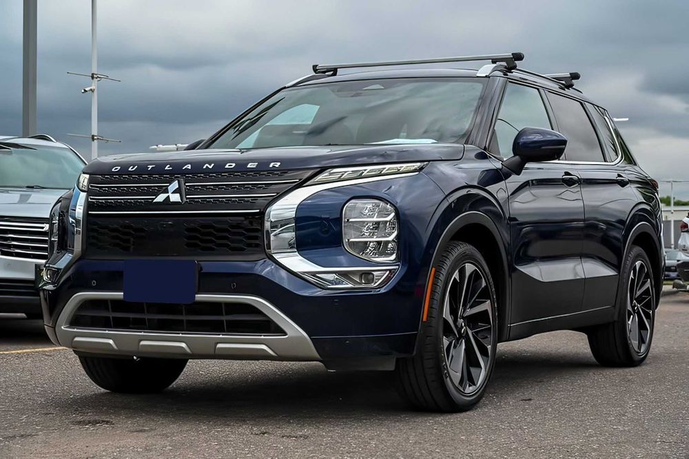Mitsubishi Outlander      2022