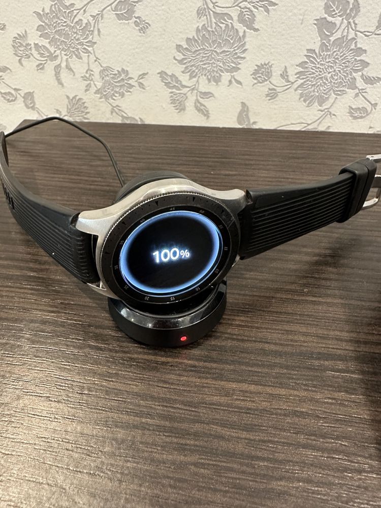 Смарт годинник Samsung Galaxy Watch з ремінцями