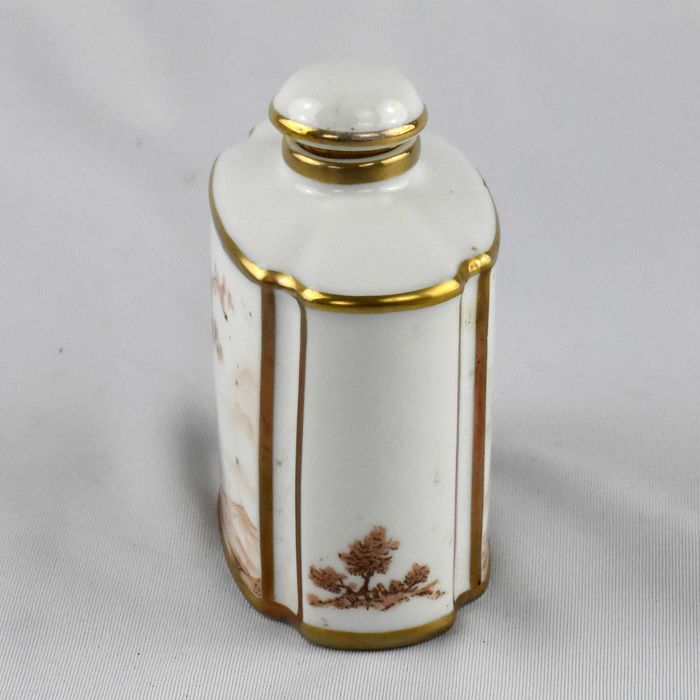 Frasco de perfume em porcelana decorado com paisagens e friso a ouro