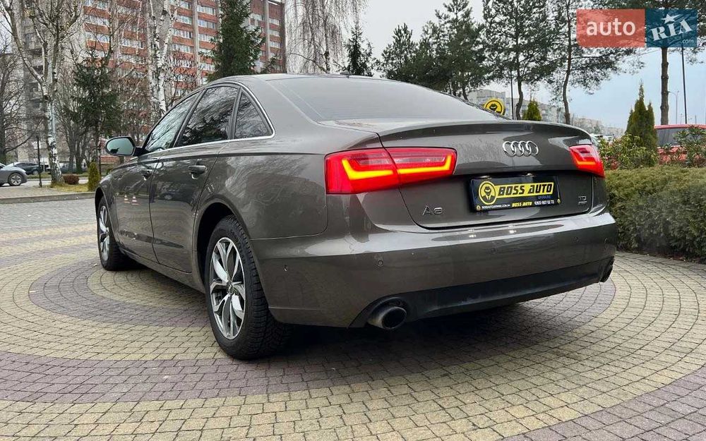 AUDI A6 автомобіль
