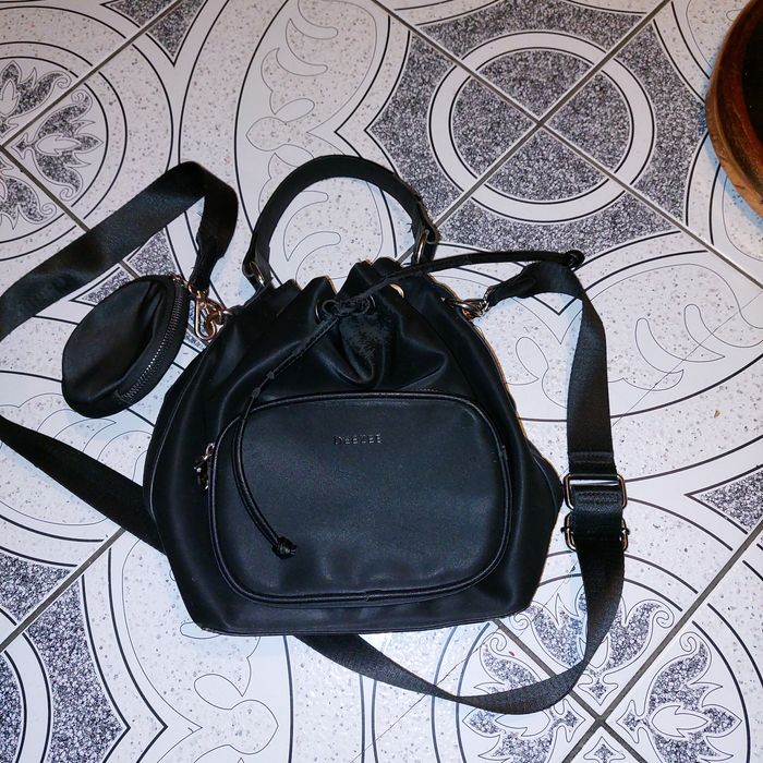 Torebka damska z przodu z kieszonką