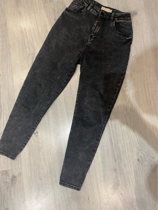 Джинсы черные