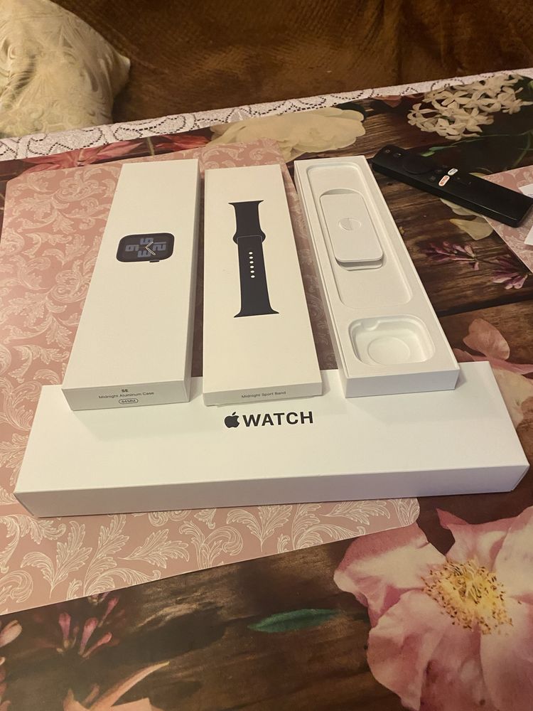 Apple Watch SE 44mm koperta na gwarancji