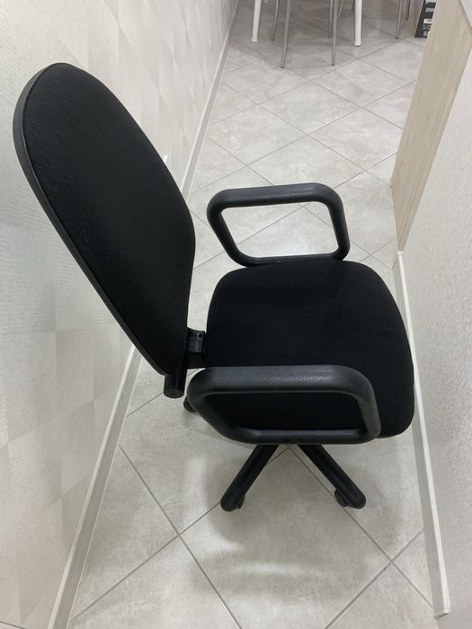 Офісний стул офісне кресло