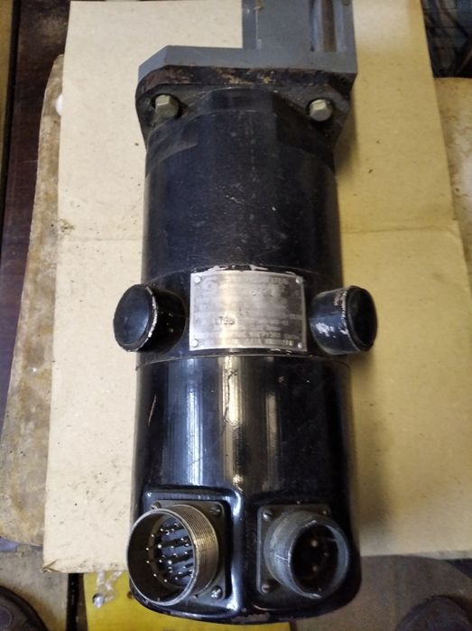 Насос вакуумний ВНМ-18Г, двигуни пост.струму.