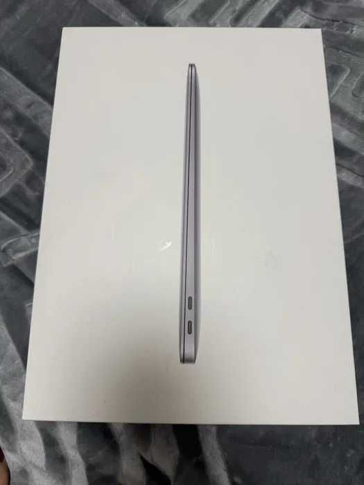 MacBook Air M1 гарний стан