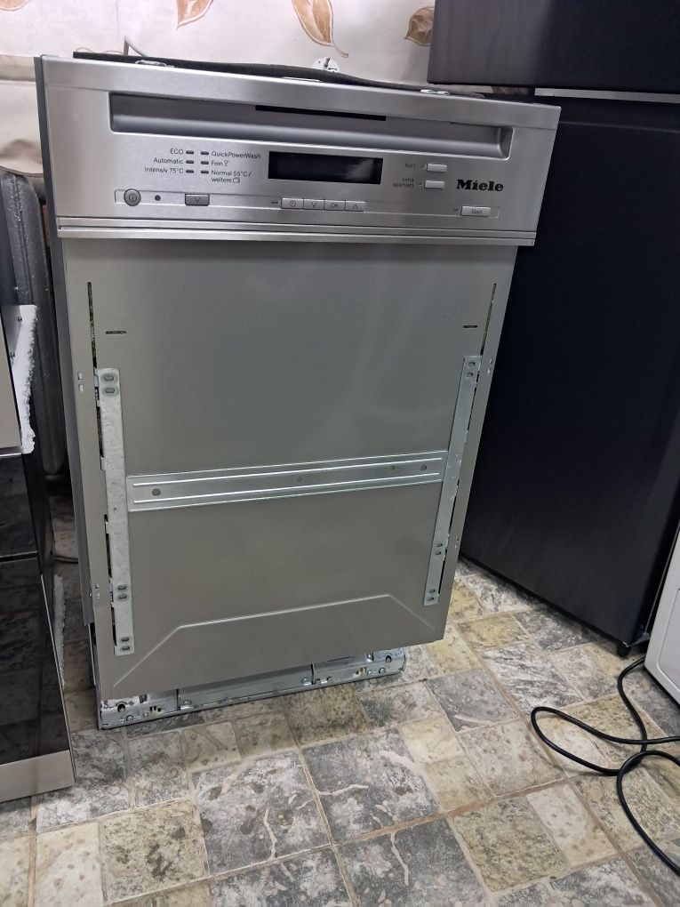 Посудомийна машина MIELE G4820, німеччина