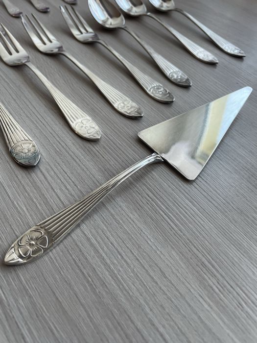 Komplet sztućców deserowych nakryć srebrzonych posrebrzanych PRL