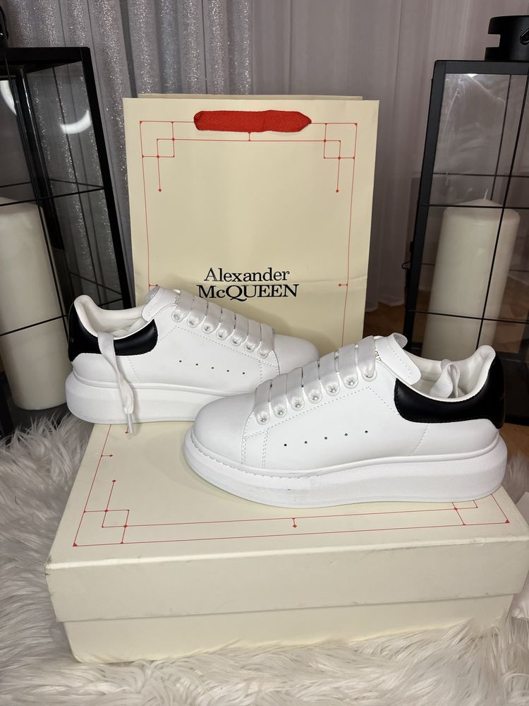 Nowe sneakersy Alexander McQueen
