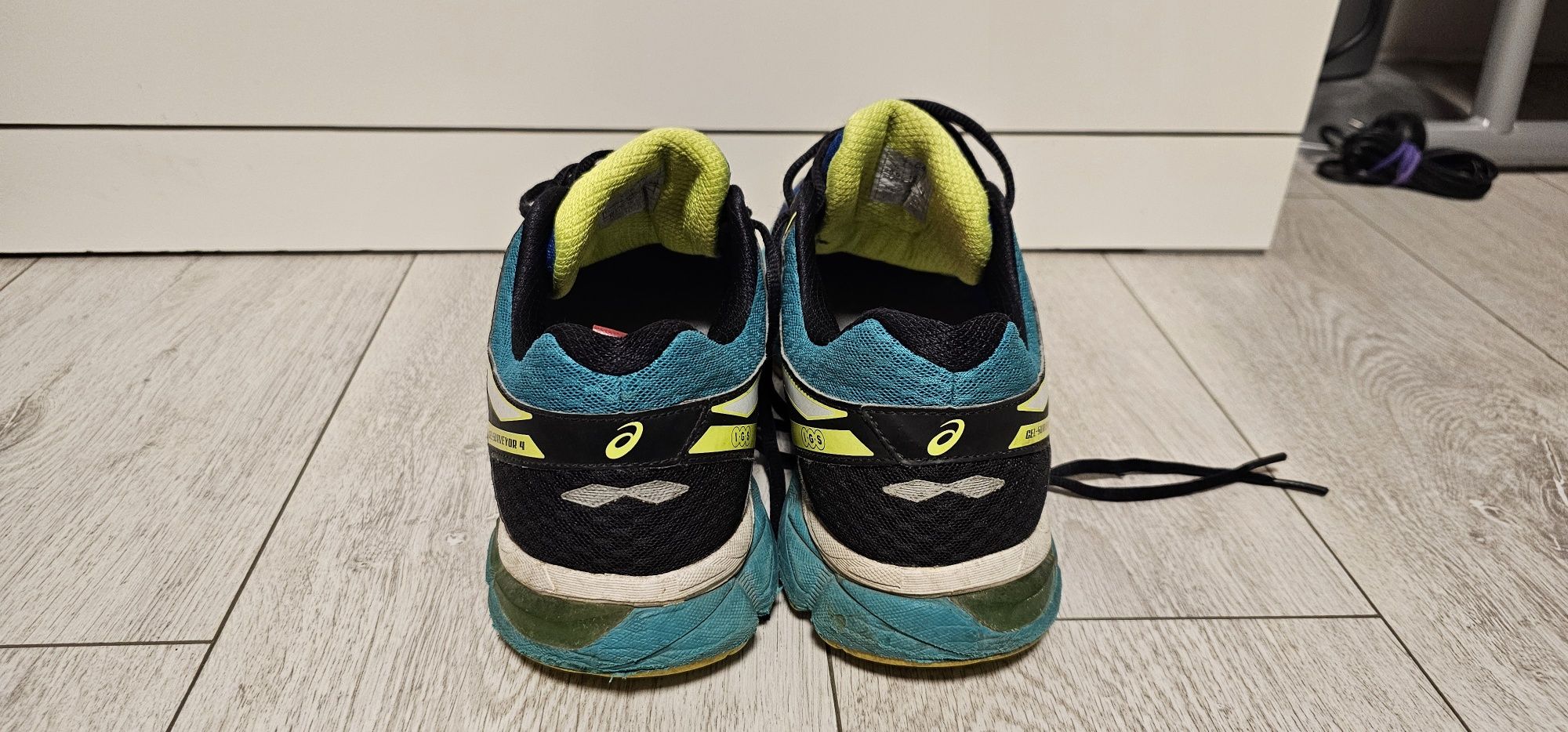 ASICS GEL  - SURVEYOR 4 męskie buty sportowe rozmiar 44 wkładka 28cm