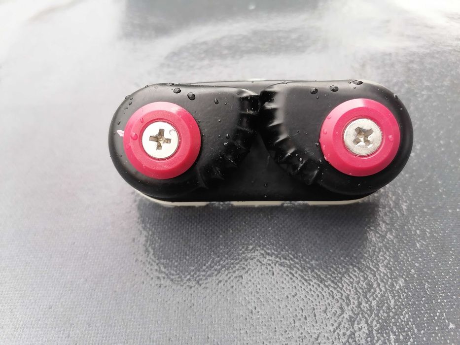 Aluminiowy uchwyt zaciskowy, knaga do linek cumowniczych, kotwicznych.