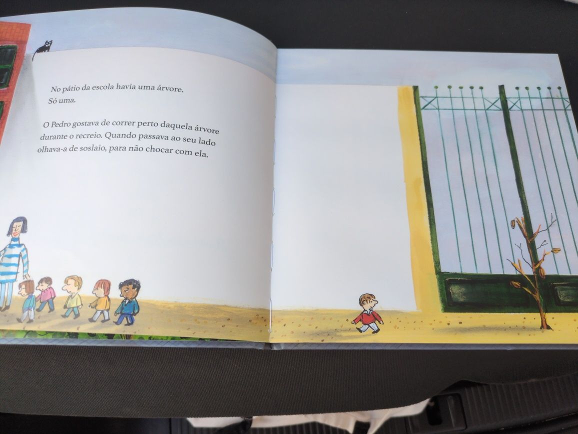 A Árvore da Escola de Antonio Sandoval e Emilio Urberuaga